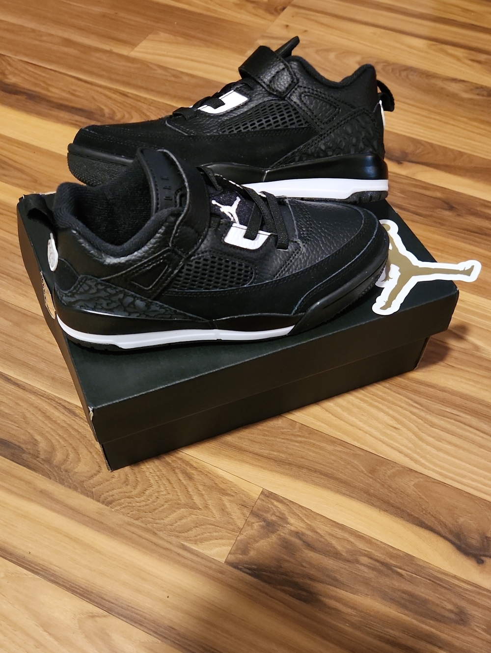 2 Youth NIKE Jordan SPIZIKE OREO COLORWAY BLACK/WHITE NEW WITH BOX